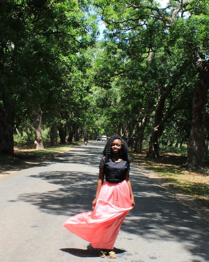 How to reduce overwhelm in your life. Create more clarity and intention.(thread)