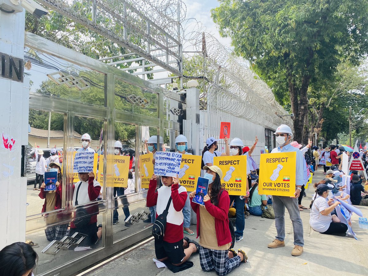Qe0cp08c1CJkBM6's tweet photo. In fromt of Russia embassy❤️
#HearTheVoiceOfMyanmar
#FakeRepresentative
#WhatsHappeningInMyanmar #SaveMyanmarDemocracy 
#saveBurma_frommilitarydictatorship 
#CivilDisobedienceMovement 
#We_need_democracy
#Help_us_and_support_our_Leader
#PrayForOurLeader #AungSanSuKyi https://t.co/hfuoV3CIGP