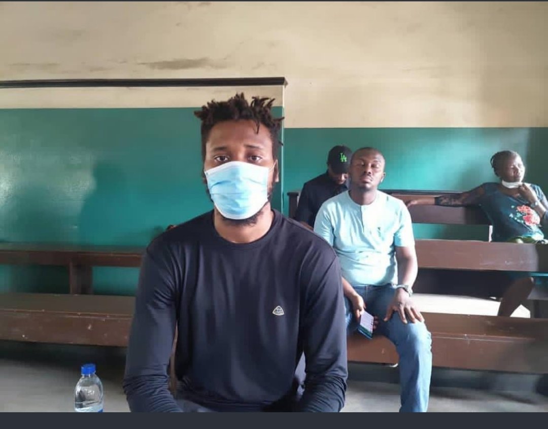 simplyEromz's tweet image. Anywhere you see #FreeEromz, please retweet with anger!

Na protest i protest, I no kill person!

Case na today 9am, Yaba Magistrate Court. 🙏 tweet #FreeEromz in solidarity comrades ✊