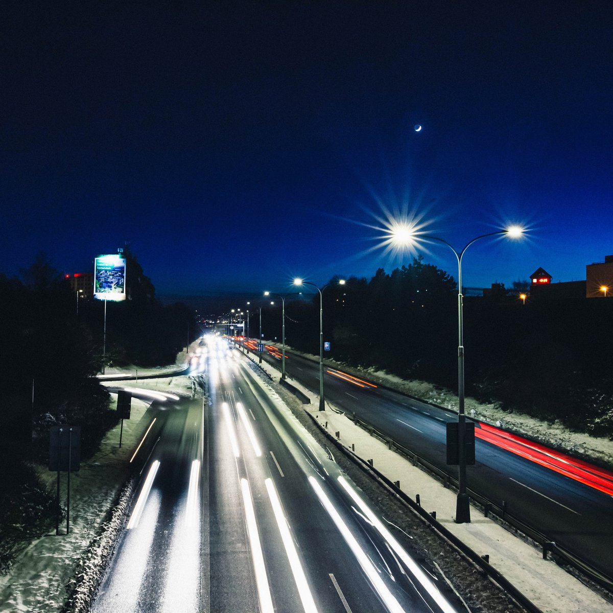 KareaFoto's tweet photo. Spěch 

Žijeme ve velmi uspěchané době. 

#kareafoto #hannyykarea #praguestreets #cars #routs #sreet #praha #prag #prague #canon #fotoskodaczsk #longtime #fotografer https://t.co/ssCfQID7D9