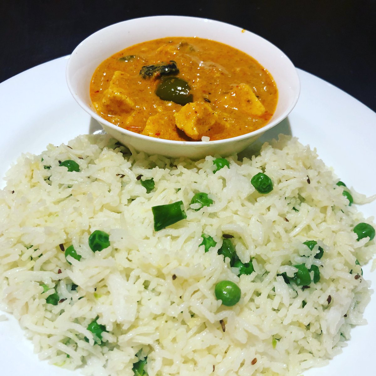 drkhuntia21's tweet photo. MatarPulao made by #ChefCSK &amp; #PaneerChatpata made by our super chef, my dear wife👌😋Division of labour but combination of love😀♥️ https://t.co/SWvnGTjDev