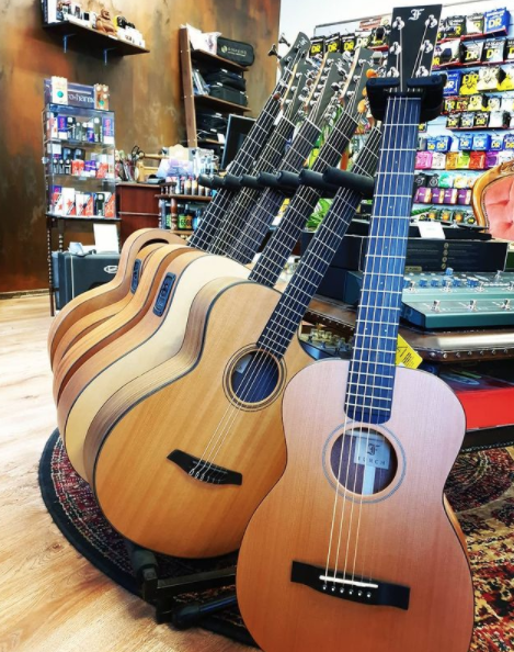 FurchGuitarsUK's tweet photo. Nice way to start the week with - A New Guitar Day 😎😍
#furchguitars
📸 https://t.co/YWrm1BIHR4 https://t.co/cV4HQkoTYI