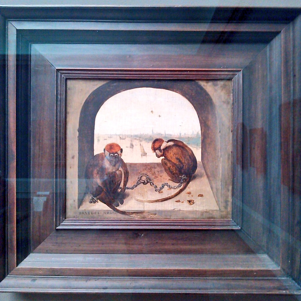 諸隈元シュタイン あと これはベルリンの絵画館だが一推しの小品が 2匹の猿 有名作品 ネーデルラントの諺 と同じ部屋にあり 周りにピーテル 子 の 十字架を運ぶキリスト やヤン 子 の 楽園 等あるから知らなきゃ あ ブリューゲル一族の誰か