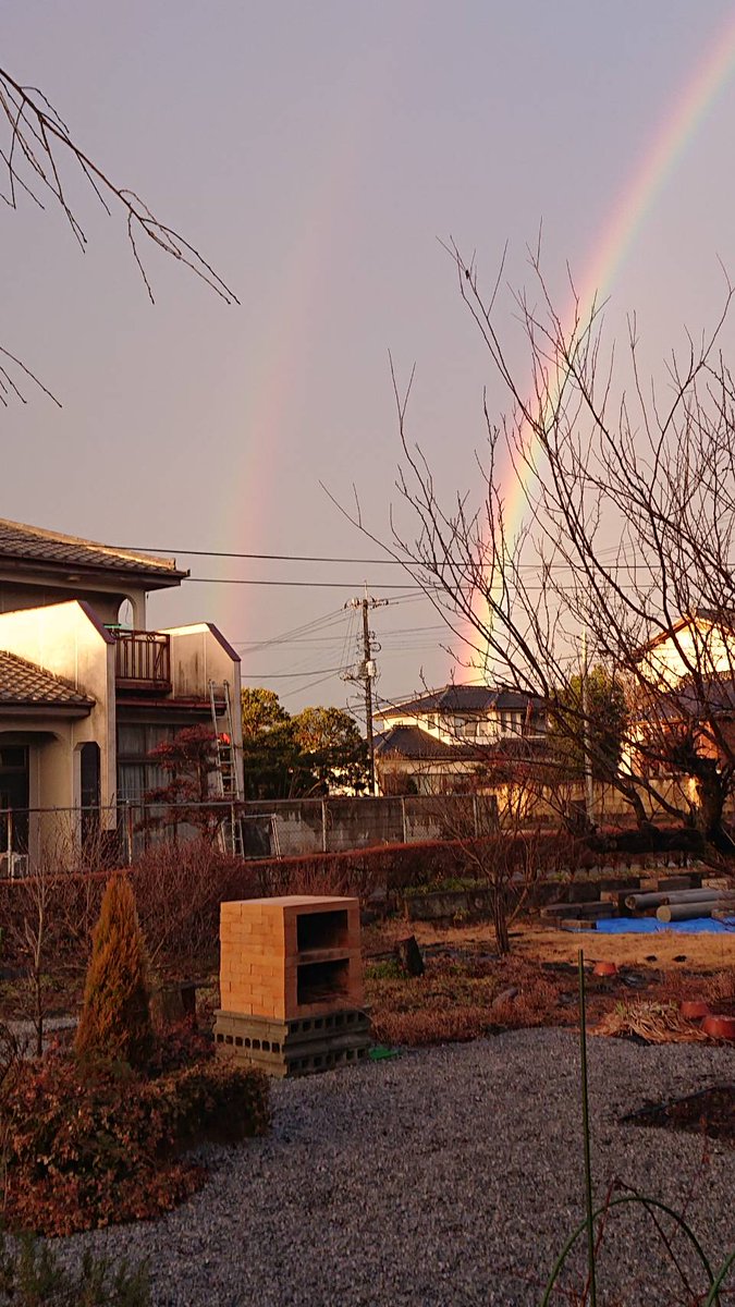 __mimi_mama__'s tweet photo. 今日の夕方､二重の虹｡
東京都で確認後､栃木県でも30分後くらいに確認できたと連絡あり｡
二重の虹(ダブルレインボー)は幸運のサインだそうです(*^^*) https://t.co/ZFFxqHqBuB