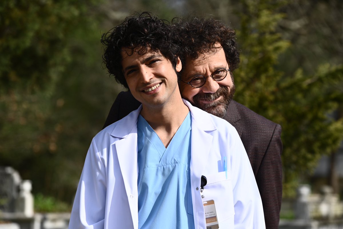 mfyapimtv's tweet photo. Pazartesi sendromuna bakış açımız! 💙 #MucizeDoktor https://t.co/WpDdD0c7OF