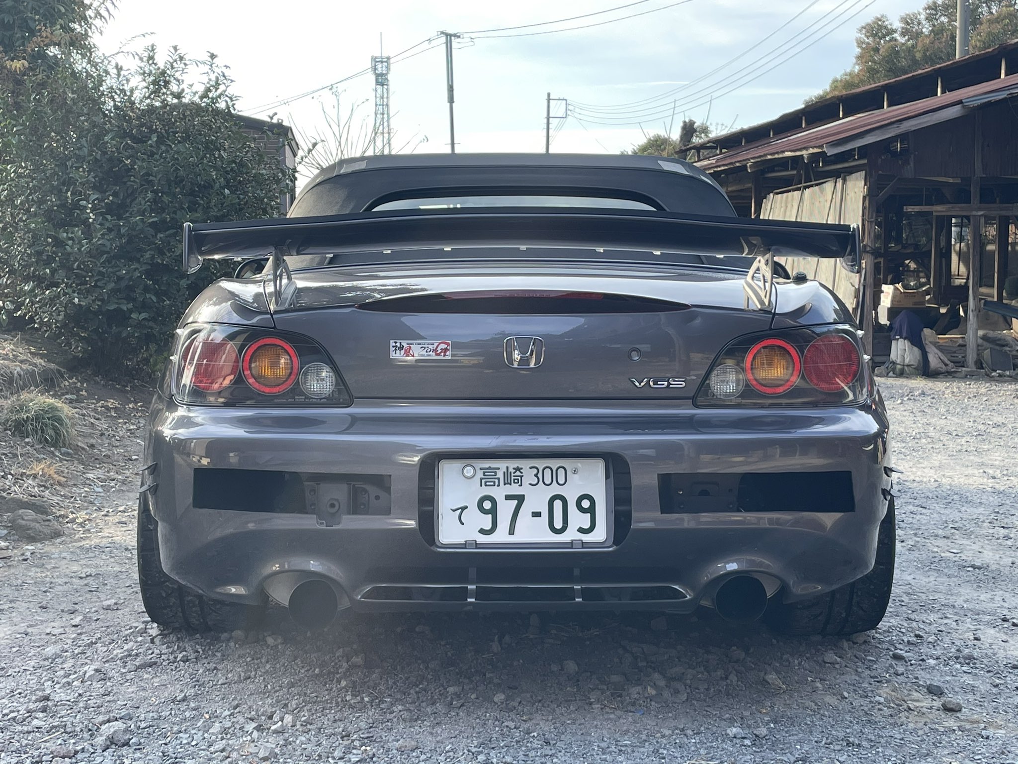 福ちゃん 空力博士 たとえ新車でも お高い車でも自分の車だったらリアバンパーに穴開けちゃう気がする 空力優先で多分我慢できない 嫁さんの車にも穴開けたいですが 必死に堪えています リアバンパー穴開け パラシュート効果