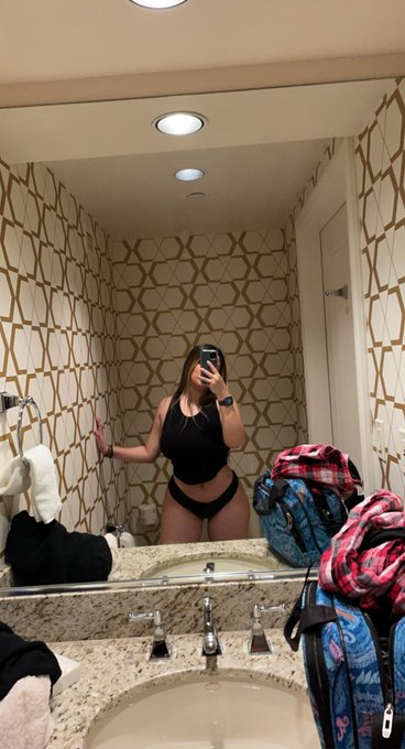 happy balentines to all 15k of my boyfriends, love you all sm https://t.co/sPYMiawfas<a href="/tag/onlyfans"class="tags"><span>#onlyfans</span></a>