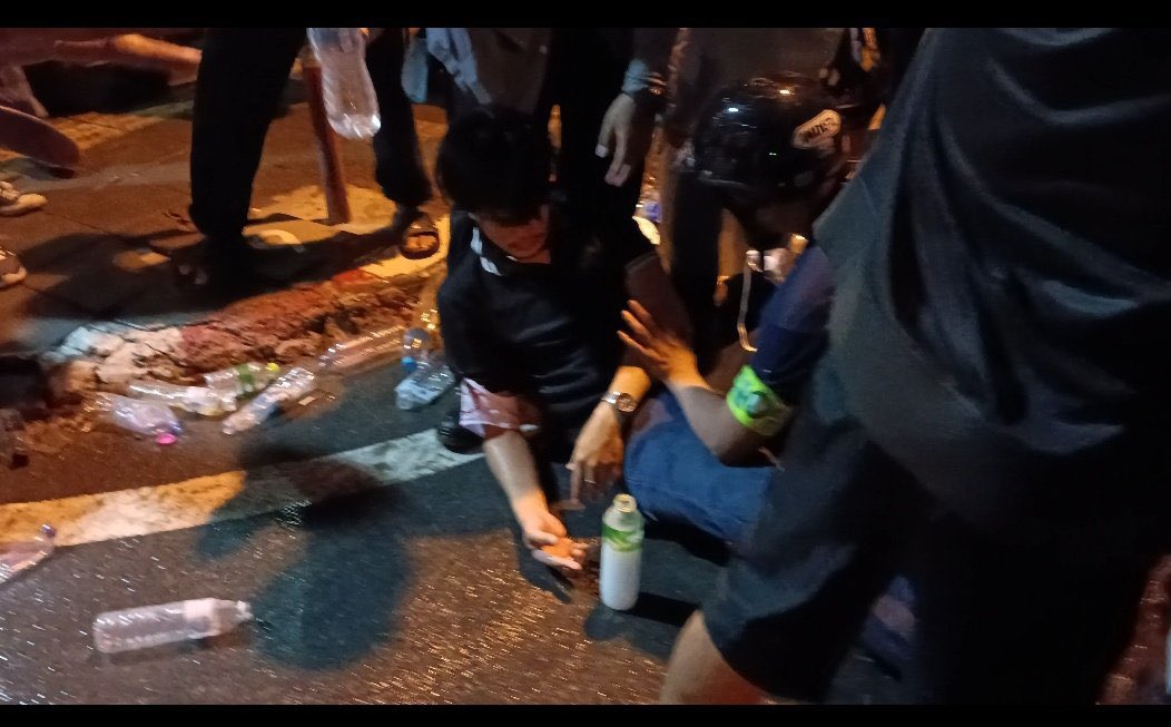 nefj92's tweet photo. “ถามว่าทำไมรุนแรงขึ���น แล้วใครเป็นคนทำล่ะ” — ประยุทธ์ จันนทร์โอชา 15 ก.พ. 64 https://t.co/88YpHjyICU