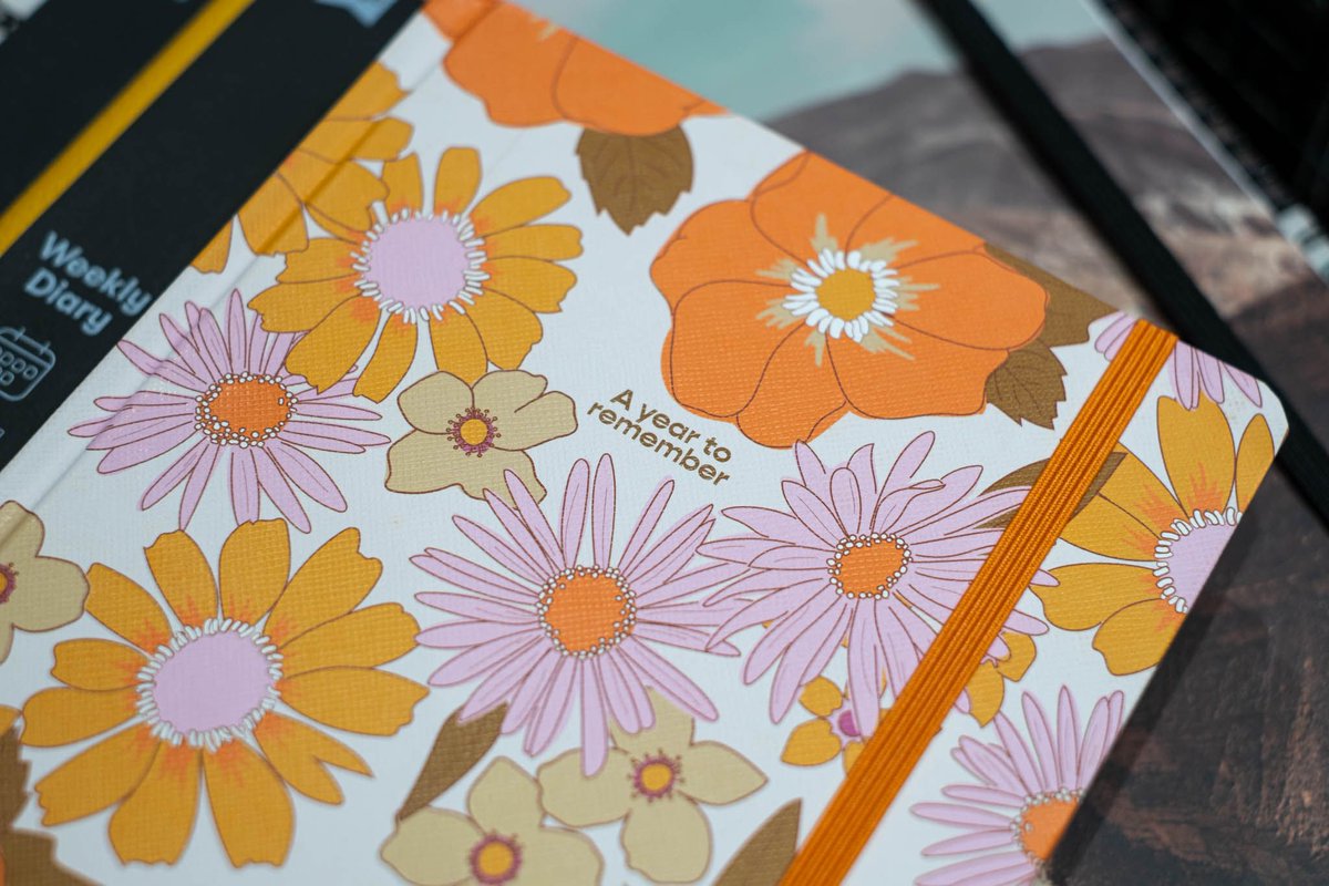 BaywestmallPE's tweet photo. Bored in the house, in the house bored? To keep you busy while you stay home and stay safe, @Typoshop has come to the rescue with a range of new gratitude journals and boredom busters that are full of puzzles and activities π
#BaywestMall #Typo #GrattitudeJournal https://t.co/m4zk2nVAPq