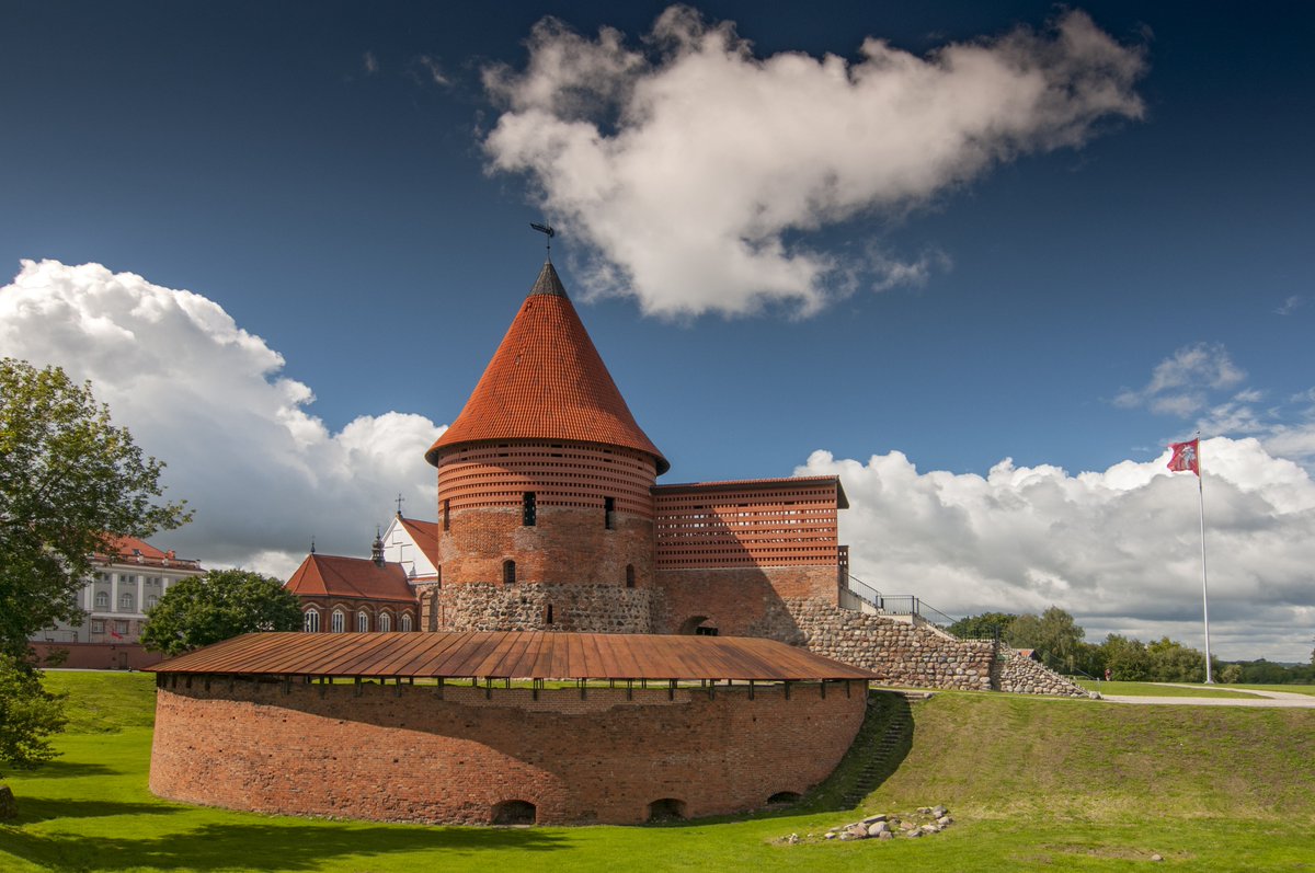 Kaunas was a principal fort protecting the River Nemunas, the most important riverine artery of the Grand Duchy of Lithuania, and the Teutonic Knights’ means of accessing Lithuania’s heavily forested interior. In 1362 the Teutonic Knights captured Kaunas successfully
