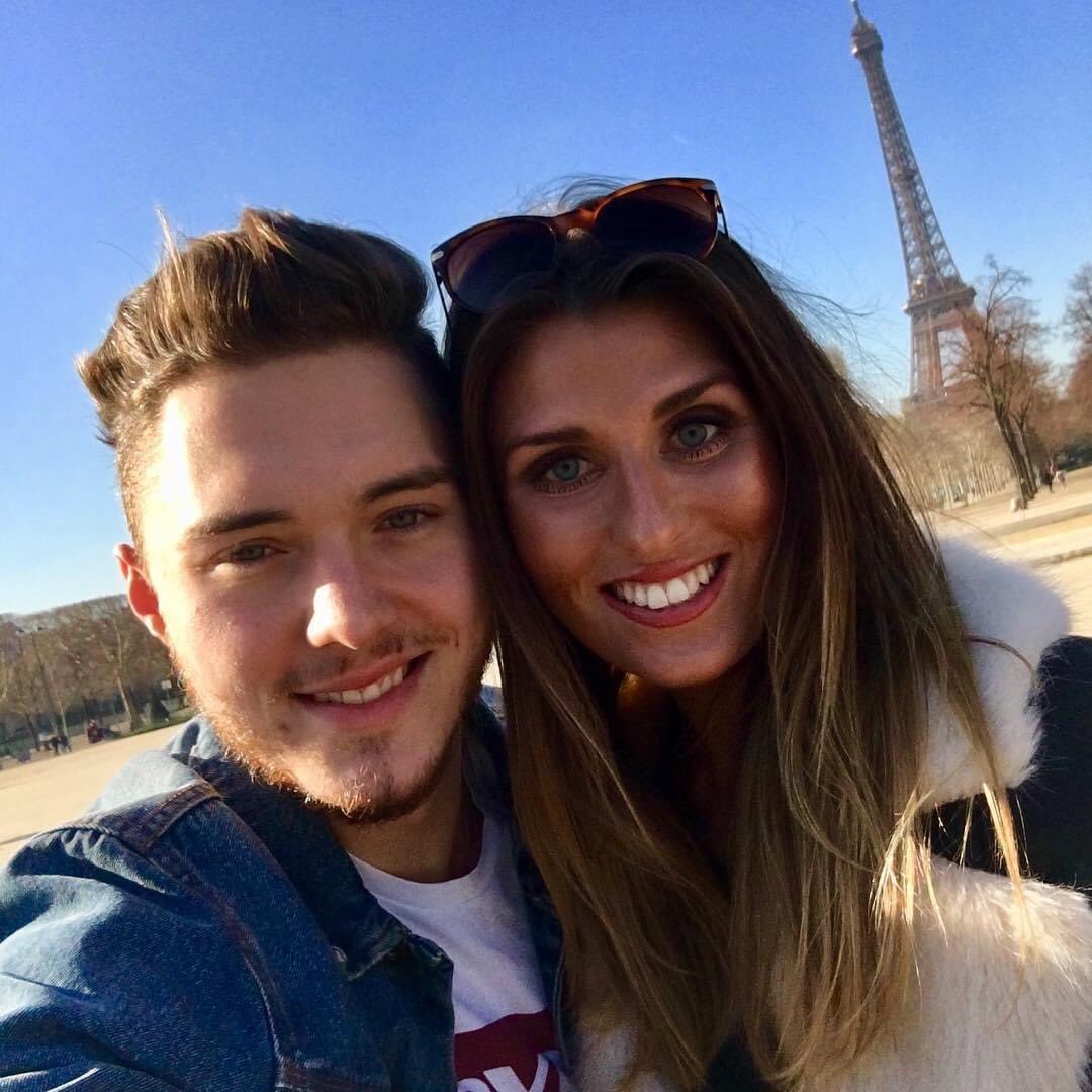 2 years ago today, we were quite lucky. I remember walking around Paris wearing a T ☀️☀️☀️
(How Valentine’s used to be - before #Covid19 🙈🙈🙈)