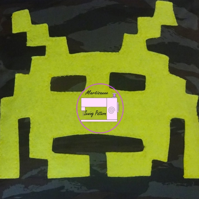 martisanne's tweet image. Cushion Sewing pattern, retro gift for gamer  husband boyfriend friend, diy sewing gift, cushion tutorial, 80s theme gift, pdf pattern, easy tuppu.net/4d278203 #EtsyTeamUnity #TMTinsta #CushionTutorial