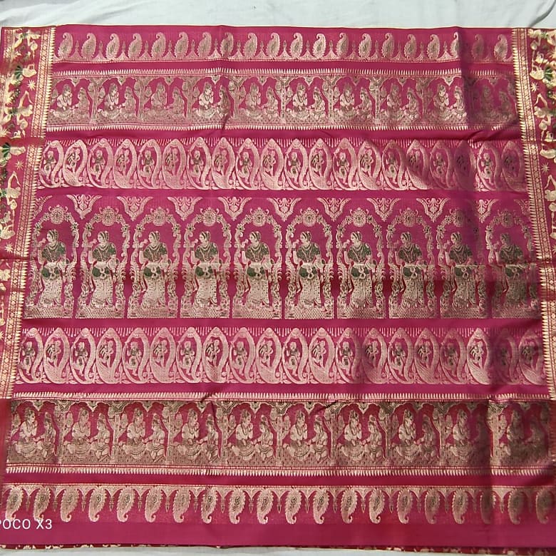 adritcollectio1's tweet photo. #swarnacharisilksaree #bengalartisticsaree #indianmytholicalstory #binshupurgharana #teracottawork
For more info/booking WA @+919830989266 .
#Saree #SareeTwitter #atmanirbharapp #atmanirbharpurvibharat #MakeInIndia #MadeInIndia #localbusiness #supportsmallbusiness #weaversupport https://t.co/RAFCRE3yhm