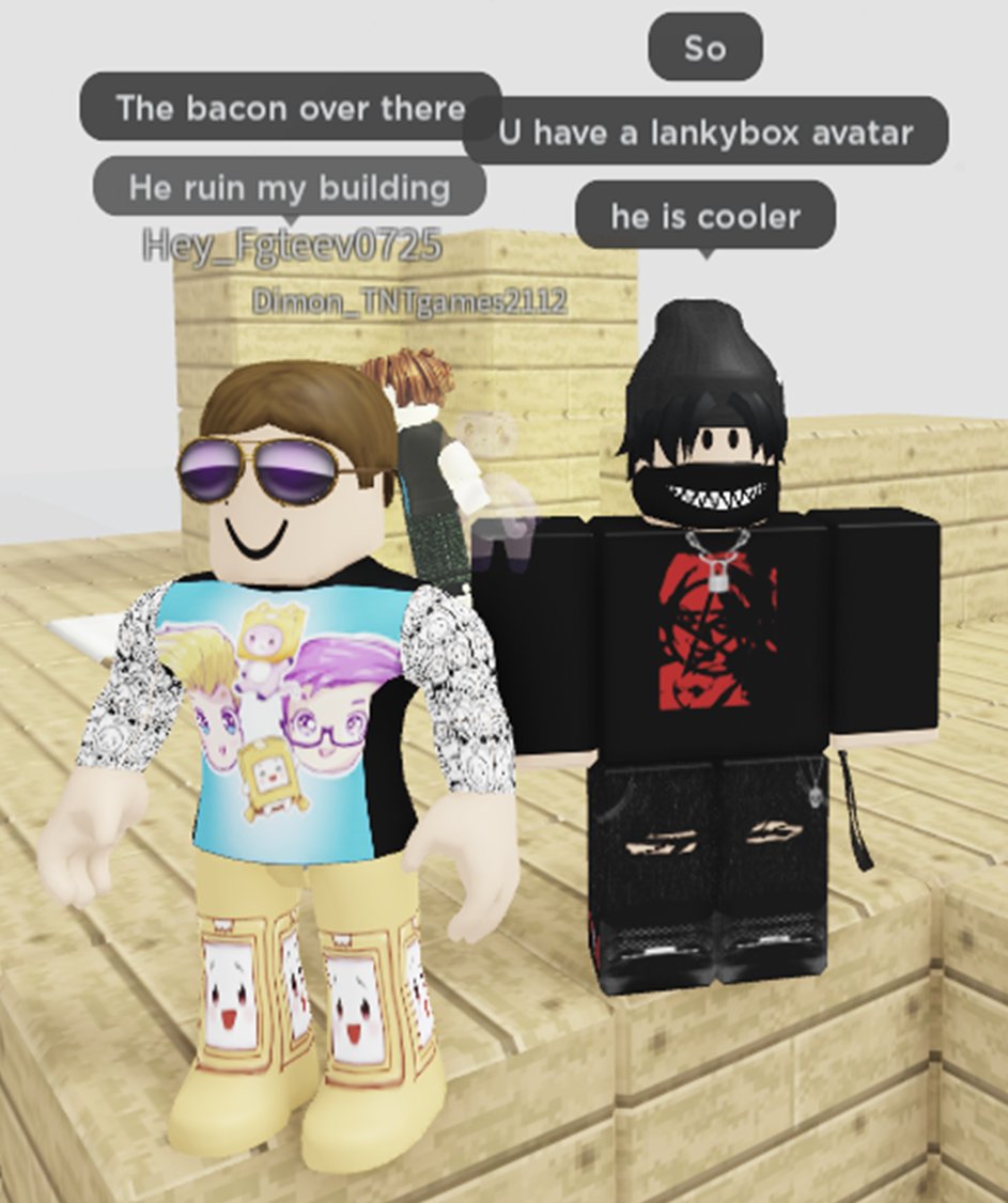 SharkBlox🦈 on X: 🤯Guys I'm also giving robux to people that