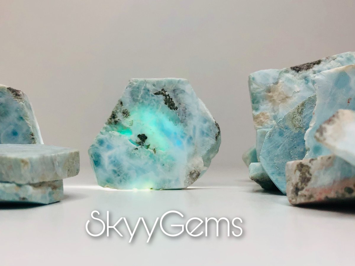 GemsSkyy's tweet photo. Larimar from the Dominican Republic. Beautiful pieces with gorgeous Caribbean blue color.
.
#oneofakind #quartz #skyygems #larimar #dominicanrepublic #larimarstone #larimarcrystal #larimarlovers #roughlarimar #lovepeacecrystals #crystalshop #crystals #meditation https://t.co/LQbA4soyXF