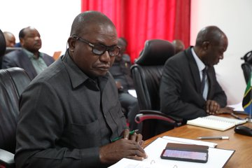 AgentDiplomatic's tweet photo. The Second Extra-Ordinary Meeting of the Tripartite (COMESA-EAC-SADC) Council of Ministers is underway 

Mkutano wa Pili wa Dharura wa Baraza la Mawaziri la Utatu wa COMESA-EAC-SADC, ambao unafanyika kwa njia ya video unaendelea muda huu. https://t.co/aGiAM7cdWc