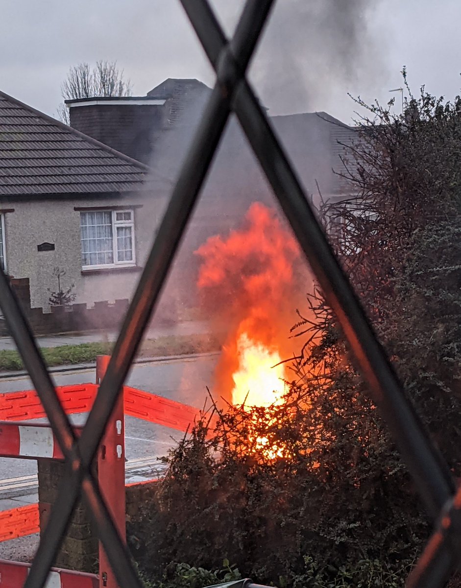 MarkValencia's tweet image. Oh nothing, just the electric works in the street outside catching fire and leaving us without power. Fireman Sam has arrived.

#lockdownFun