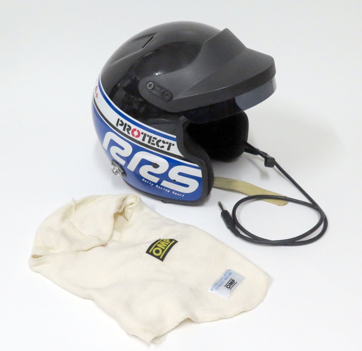 codriver3's tweet photo. Vendo pareja de cascos RRS Protect con Interfonos Y sotocascos OMP Homologación FIA en Vigor en tallas L y XL precio por MD @RRSdirect @purerallying @liermo_sergio #rrsdirect #casco #ignifugo #interfono #fia https://t.co/zAVOZYATbO