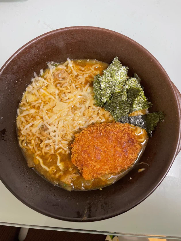 サッポロ一番カレー味を作った！
食べるぞ！！  