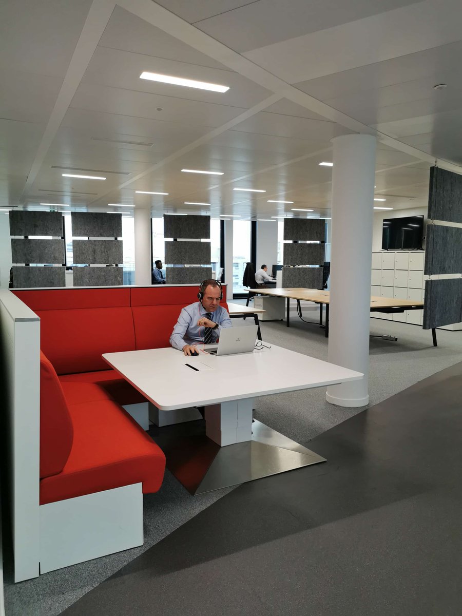 VOIPTELECOMCORP's tweet photo. 😊[Zoom sur... Nos nouveaux bureaux !]😊

Mots d'ordre : transparence, collaboratif, flex

🏢 Les équipes sont bien installées, bienvenue chez nous à Porte des Lilas !

Psssst, on vous montre la terrasse cet été !

#VoipTelecom #Déménagement #Opérateur #Telecom https://t.co/cC0QuCKu8i