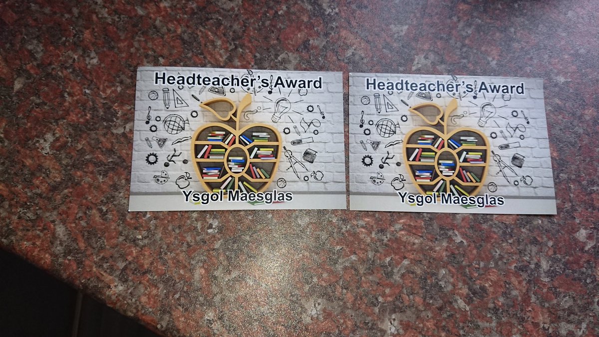 moore5379's tweet photo. @YsgolMaesglas @mrsoroberts1 @MissWilliamsYMG thank you for Siobhan's and Erin's Headteacher Awards, they were so made up to receive them https://t.co/tfnteyRQKC