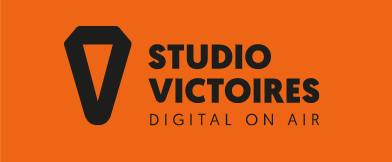 [STUDIO VICTOIRES] 2 plateaux entièrement équipés, avec une équipe technique et une régie dédiée ! N'hésitez plus à organiser vos événements en digital : table ronde, kick-off, échange phygital ... Visitez le studio ! bit.ly/3d450Rd