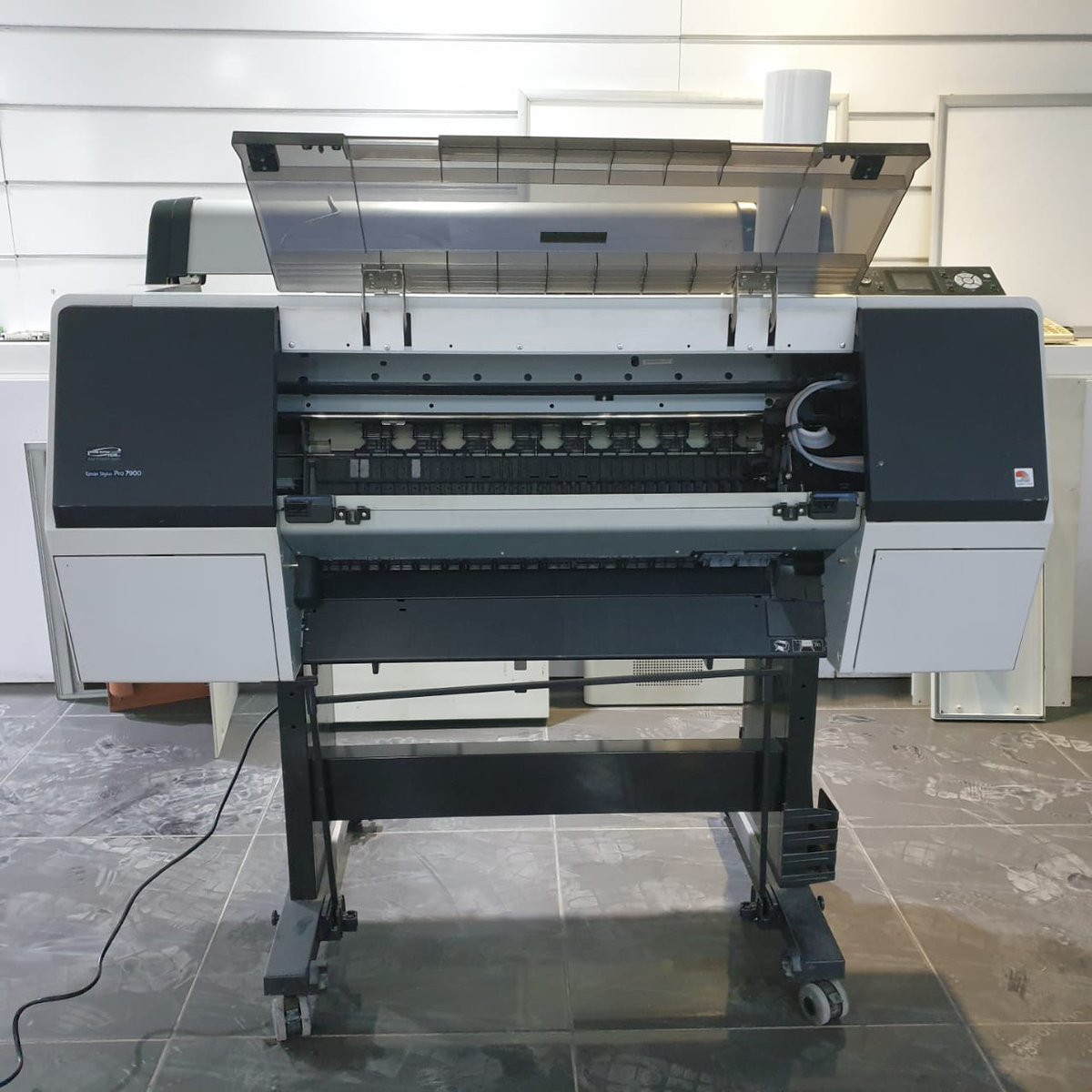 imank09100853's tweet photo. Epson Stylus Pro7900EPSON ULTRAchromeHDRink #global #printing #photography #markting #printingequipment #photoprint #photoprinter #BRAND #FUJI #NURITSU #miniLAB #lps24pro #printerprocessor #negativescanner  #usedminilab #papermagazine #imagepcb #spareparts @kei1064 @MajidKhoshrou https://t.co/BuFXAMFPxF