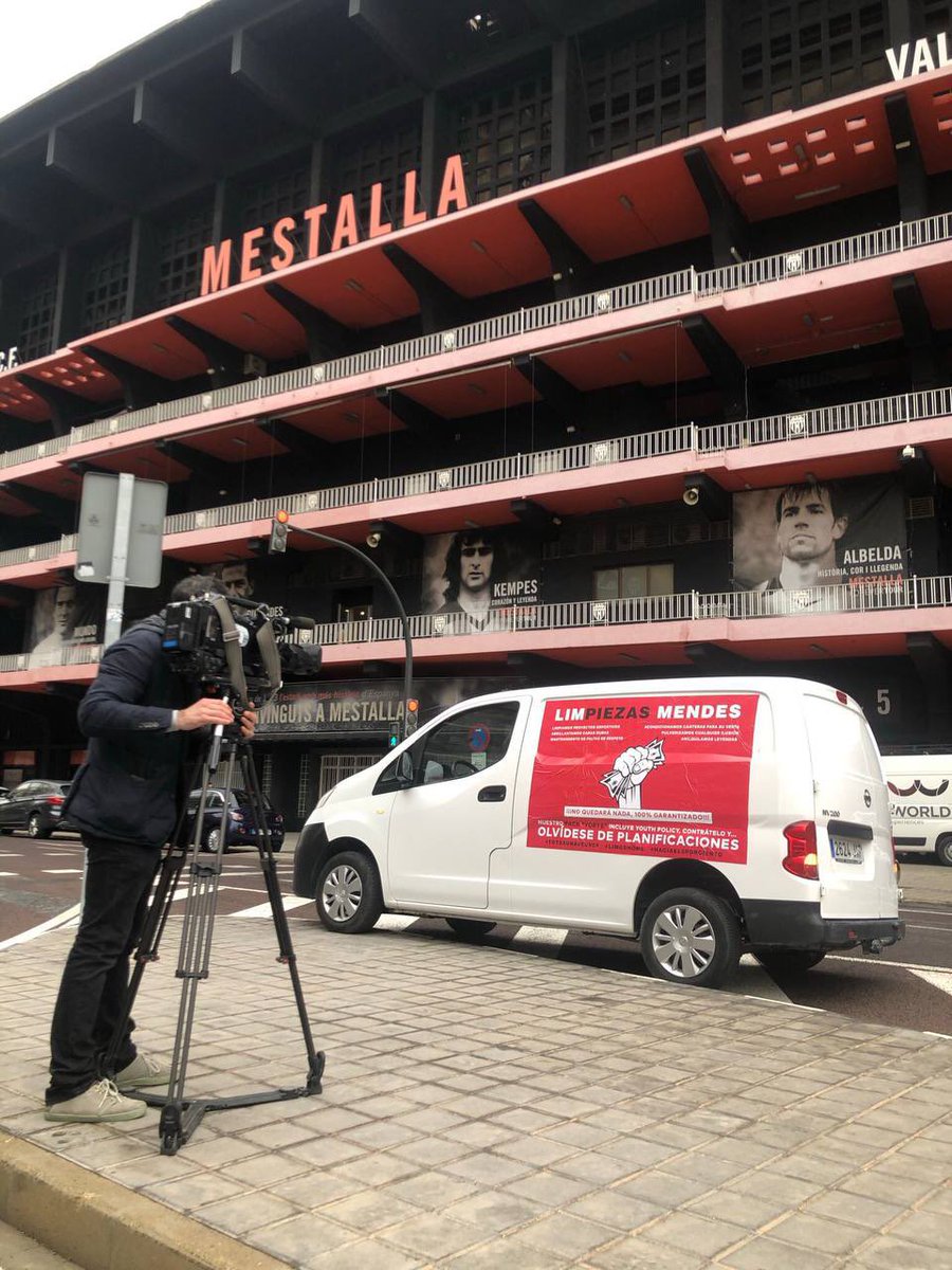 Jorge Mendes y Peter Lim podrán acabar con todo en el Valencia CF pero nunca podrán acabar con la afición y su sentimiento. 

#HaciaEl5PorCiento
#TotsAUnaVeuVCF
#LimGoHome