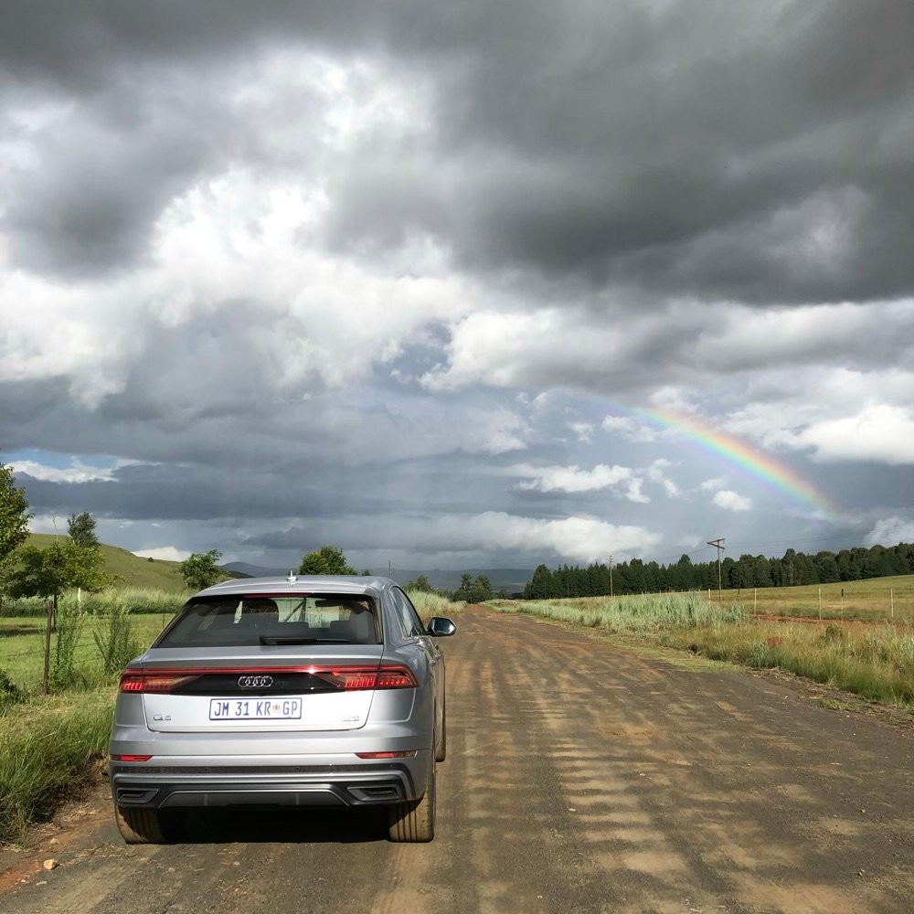 SpikeTheCarGuy's tweet photo. Day 5: Unmistakable style, loads of interior space &amp; comfort, a smooth diesel drive and even a bit of off-road prowess!

Hard to fault the @audisouthafrica Q8; easily delivers everything a luxury SUV should.

Audi Q8 45 TDI R1 681 080

#audi
#q8
#5DayTest
#EatSleepDriveRepeat https://t.co/jYndUAU8tE