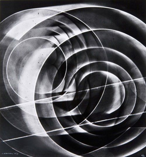 Luigi Veronesi's photograms combine camera-less exposure techniques and oil painting within a Bauhaus influence. (1908 - 1998)