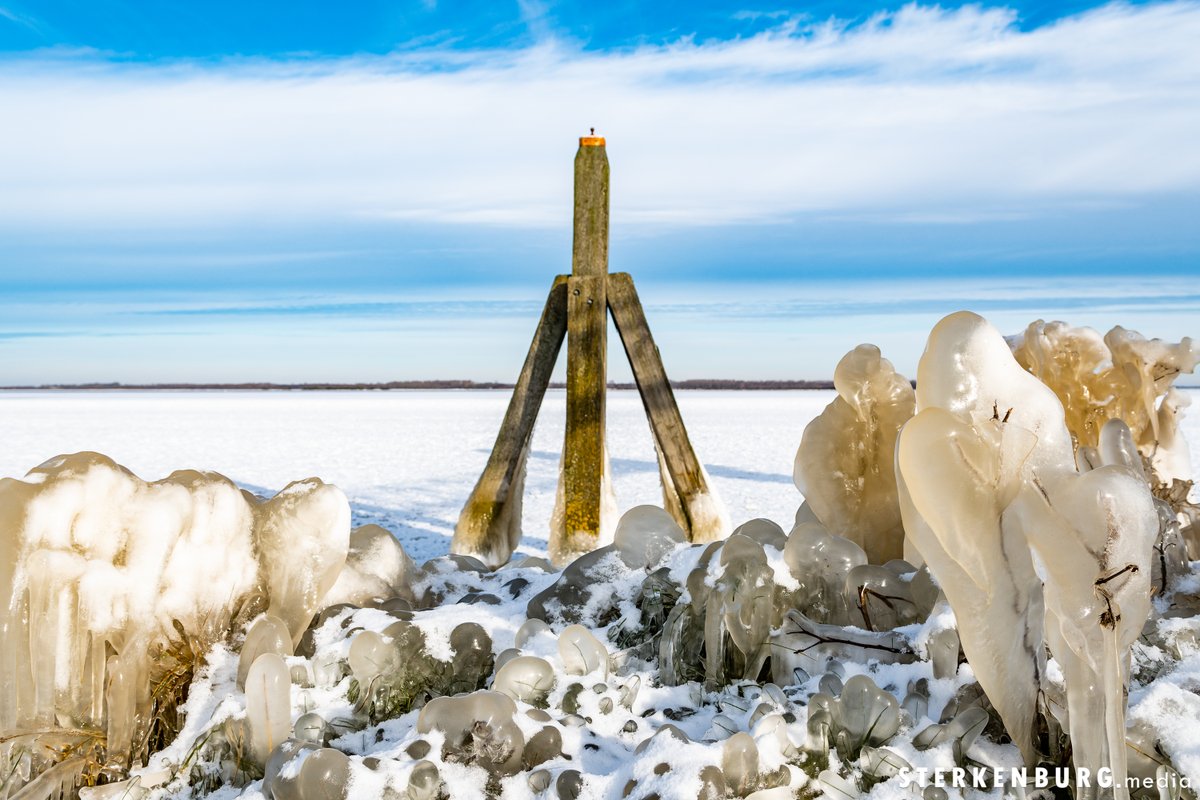 IJspaleis

#koningwinter #bestofnetherlands #winterwonderland #winter #coldweather #frozen #mooifriesland #lauwersmeer #oostmahorn #esonstad #lauwerszee #waddenzee #mooiholland #dutchlandscape #friesland