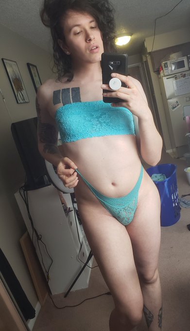 @OnlyFansHero ⛧Frisk: https://t.co/iGnS2JxsUT ⛧Witchy alt 🏳️&zwj;⚧️trans🏳️&zwj;⚧️ hottie ⛧Available for custom<a class="tags" href="/tag/onlyfanshero">@onlyfanshero</a>