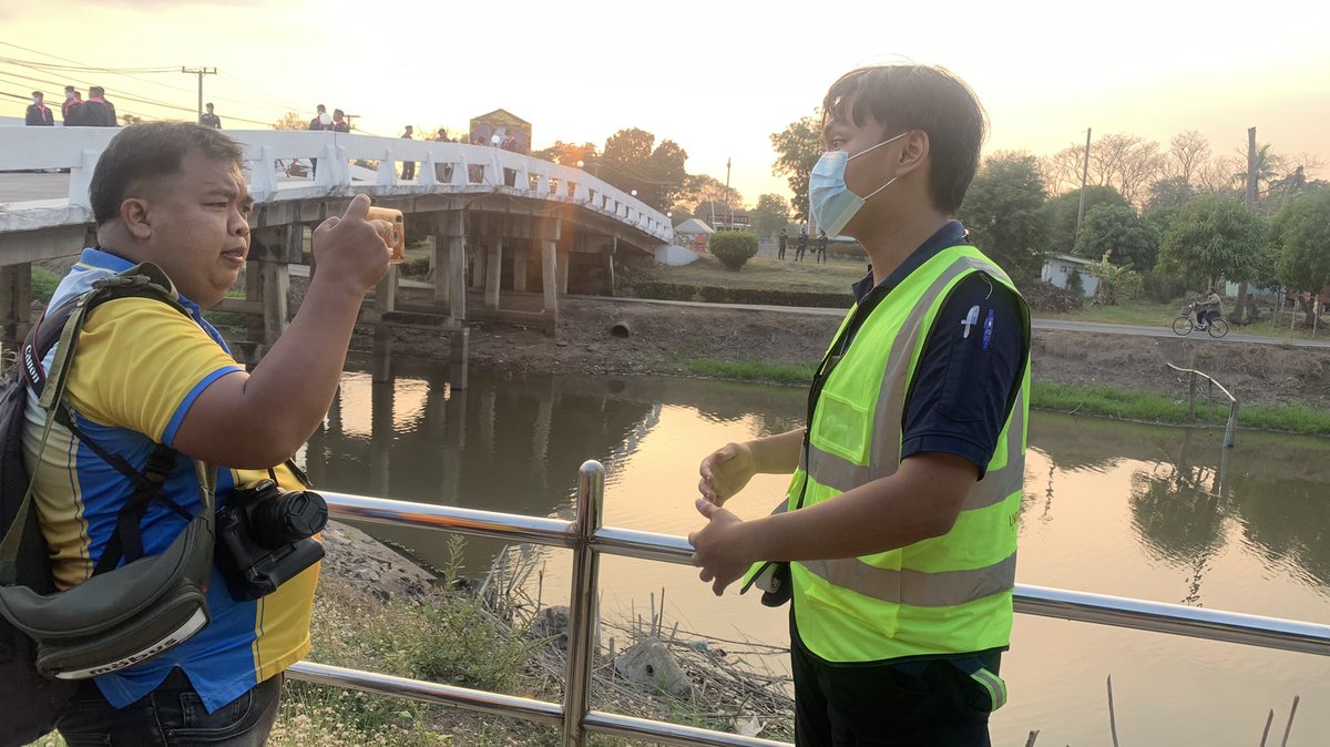 VolunteerMedTH's tweet photo. น้องได้รับการปล่อยตัวแล้วเบื้องต้นจะพาไป เอาทรัพย์สินที่ สน ชนะสงคราม 

#ม็อบ13กุมภา #ตํารวจกระทืบหมอ #ตำรวจหยุดทำร้ายประชาชน https://t.co/xihSph93FM