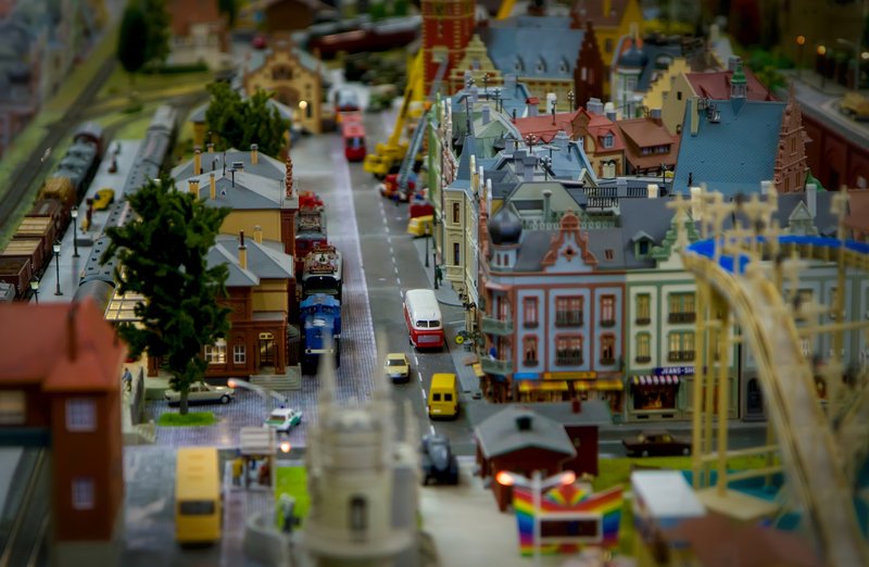 Toy city. Игрушечный город. Модель города игрушка. Игрушечные макеты городов. Картинку с игрушечным городом.