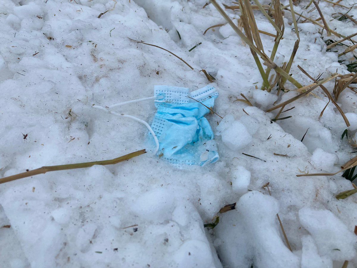 AnneSlump's tweet image. Fantastisch om dit weekend alle ijspret te zien ❄️⛸ maar de boswachters zijn vandaag druk geweest met het opruimen van alle achtergelaten rommel. Ga je de natuur in? Neem je spullen mee naar huis! Het Naardermeer is (dankzij Jac P. Thijsse) geen vuilnisbelt