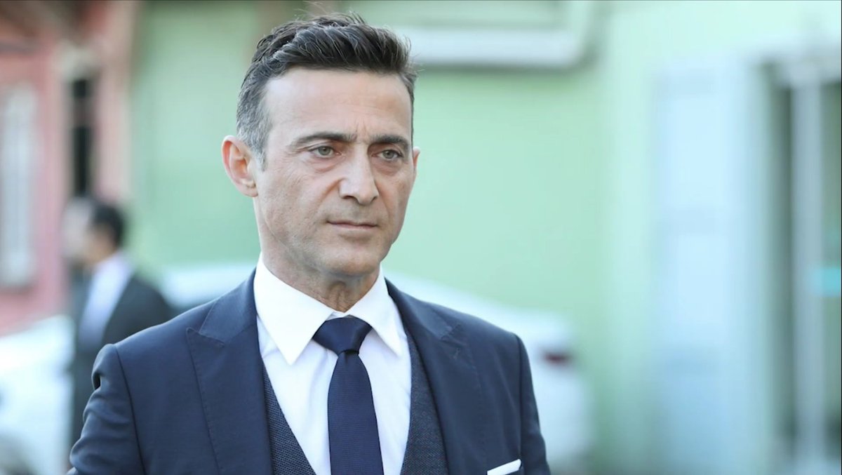 джем бендер мустафа ага. джем бендер актер. джем бендер мустафа ага. гюльпери сериал 2018–2019. джем бендер.