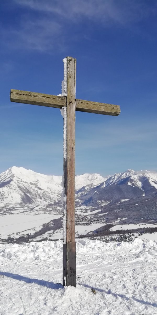 LAUPAS05's tweet photo. Rando raquettes #puydemanse 1637m entre #champsaur et #gapencais @hautesalpes https://t.co/Za2LjLSjGa