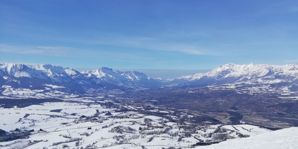 LAUPAS05's tweet photo. Rando raquettes #puydemanse 1637m entre #champsaur et #gapencais @hautesalpes https://t.co/Za2LjLSjGa