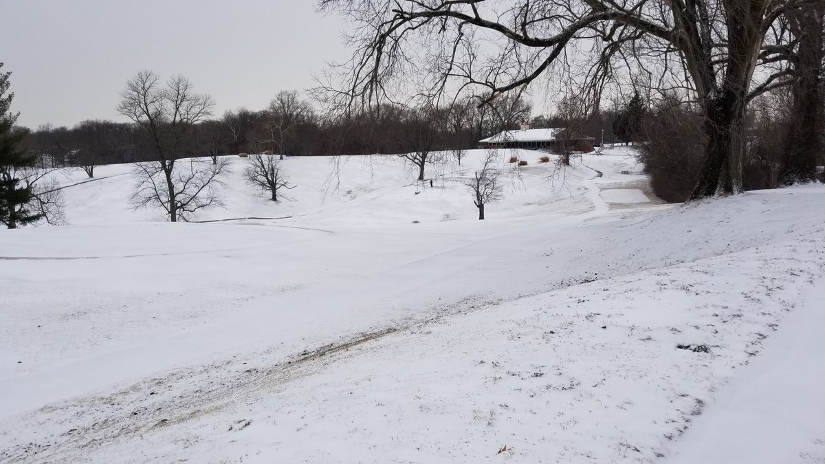 ❄️It's Snowing!❄️
Did you know that Helfrich Golf Course is one of the best sledding spots in Evansville? It's snow much fun!

#snowday #letitsnow #sledding #evvgolf #evvparksandrec