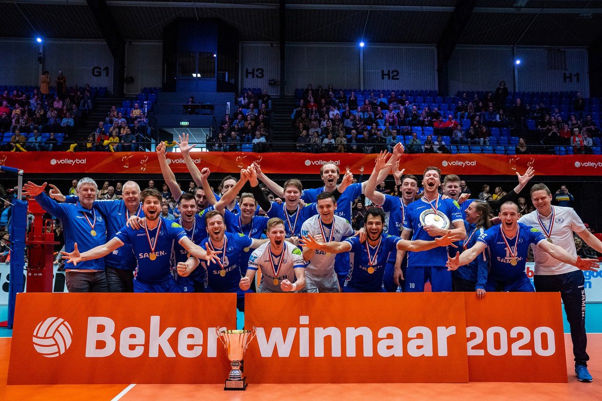 🏐💪🏻Er komt toch een bekertoernooi. In het paasweekend van 2 t/m 5 april kan de #bluearmy💙 als winnaar van 2020 de beker🏆 verdedigen. Wel in aangepaste vorm, want alleen de eerste 8 van de Eredivisie doen mee. Lees meer👉🏼bit.ly/3amyisT #SAMEN. #Nedmag #Amysoft