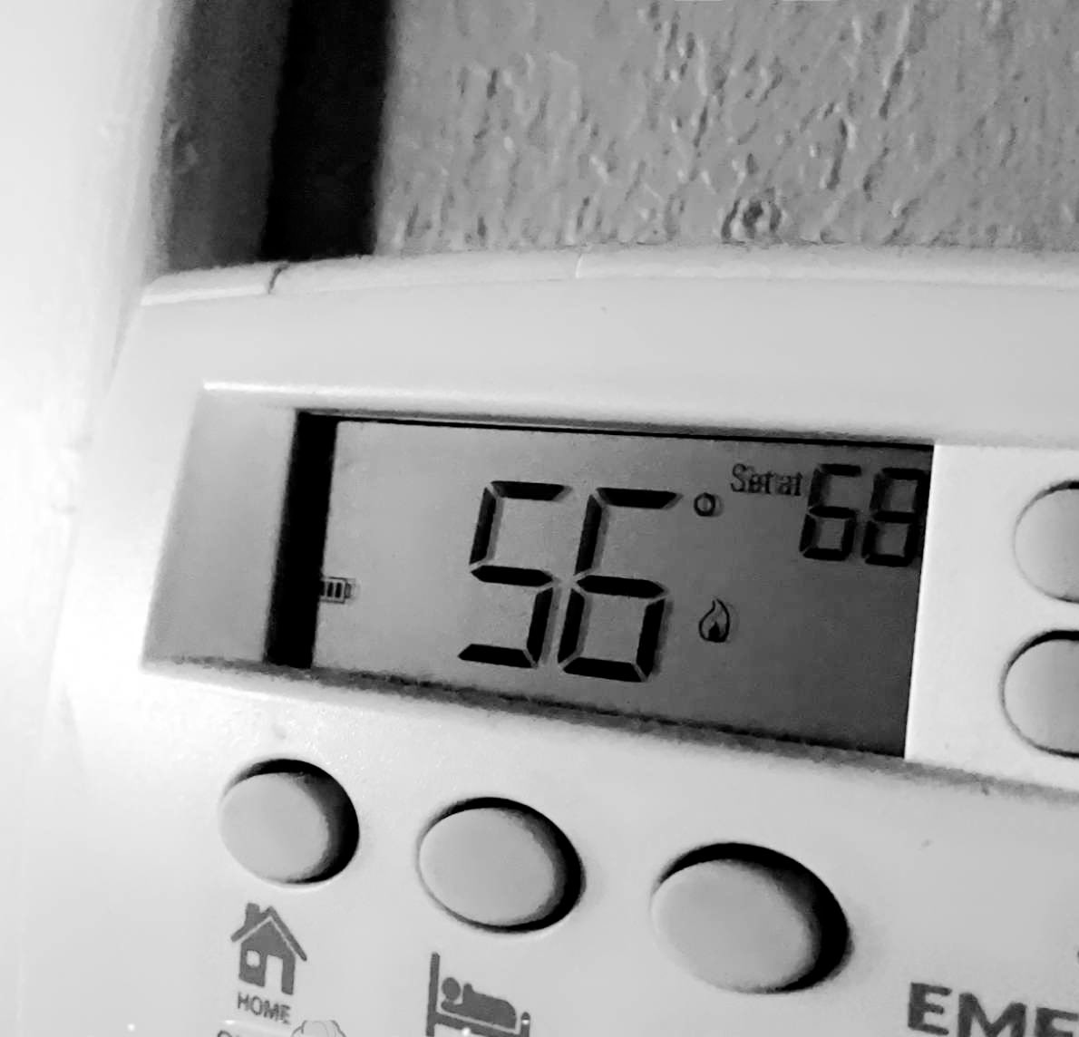 TX_Anderson90's tweet photo. Power has been out almost 2 hours now. Wishing I had a fireplace! #Freezing #texaswinterstorm #TexasIsClosed #texaspoweroutage 🥶🥶🥶🥶🥶 https://t.co/5qjrplSbFq