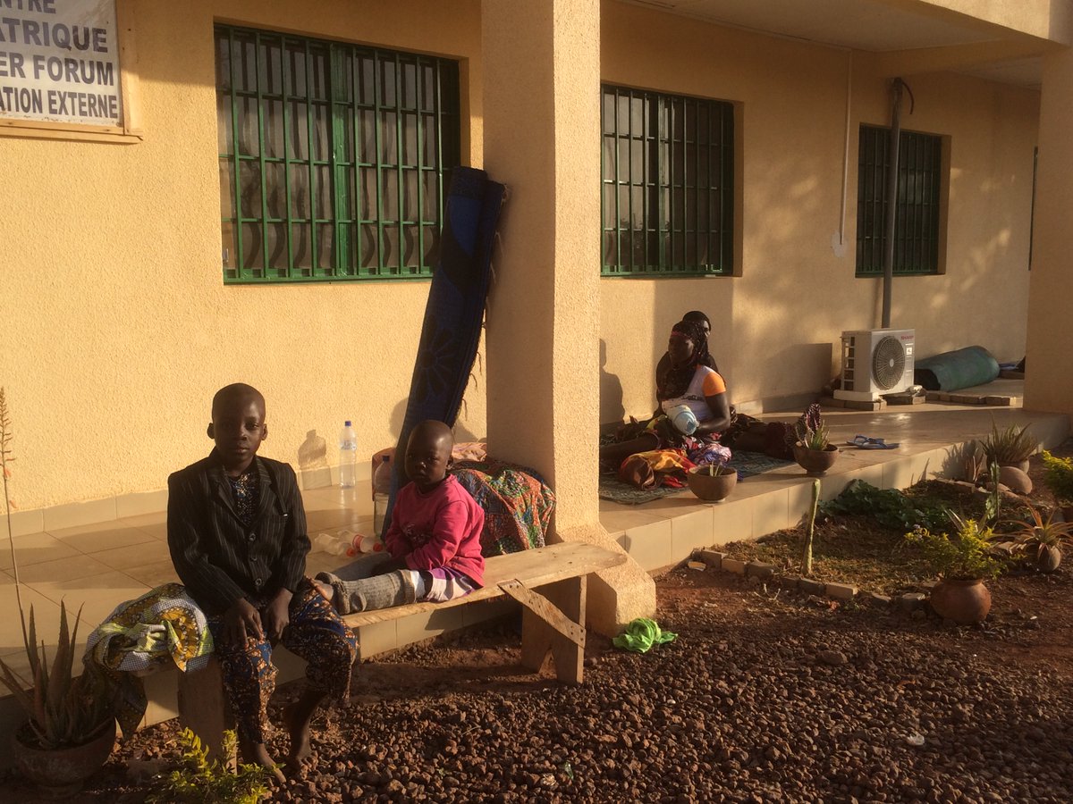 Und auch heute sind unsere Pässe mit den den Visa für den medizinischen Hilfseinsatz in Burkina Faso nicht gekommen. Wetterbedingt oder weshalb? Bei  der Post "verschollen"? Noch haben wir die Hoffnung nicht aufgegeben und den Flug auf Donnerstag verschoben!