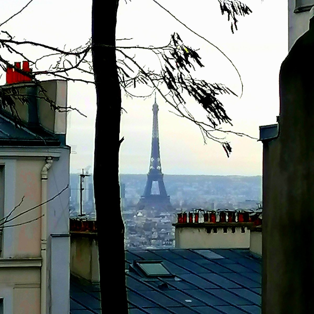 Where would you like to celebrate your birthday? 55 years today and in Montmartre #parisinspiration #eiffeltower #parisjetaime #eiffeltower #montmartre  #fiftyplus #parisienne