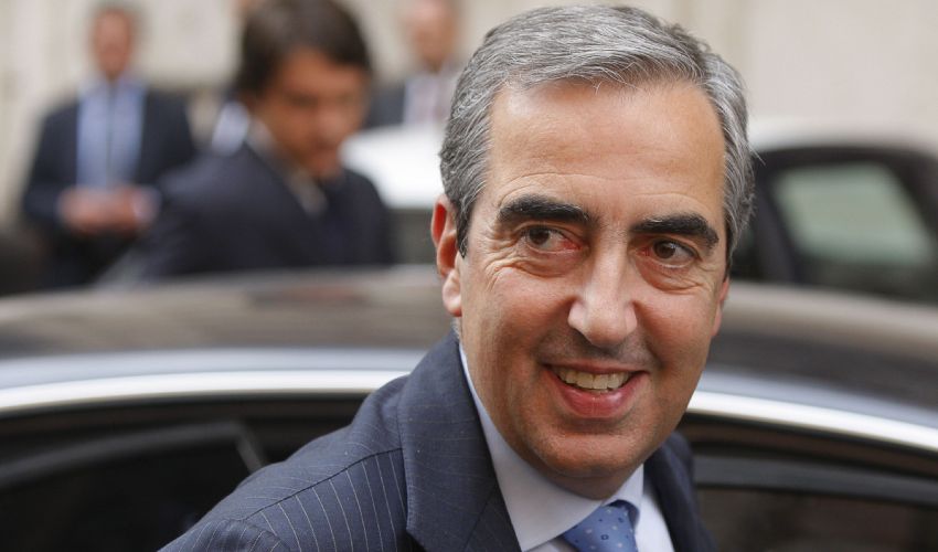 🎙Oggi ore 19.00 su ALIS Tg News intervista a <a href="/gasparripdl/">Maurizio Gasparri</a>  Senatore e Presidente Giunta Elezioni e Immunità.

#AlisChannel 
#alis
<a href="/ALIS_italia/">ALIS</a>