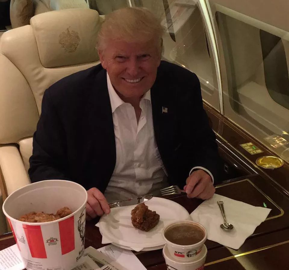 JDangzalan's tweet photo. @bobbybetke @MasterOfMoxie @LaVerneWright13 All we can do is encourage that #fucker to chow down. Many years of an unhealthy life’s is bound to catch up with him. #WalkingHeartAttack
 #SyphilisBrain https://t.co/7ib5ciOehj