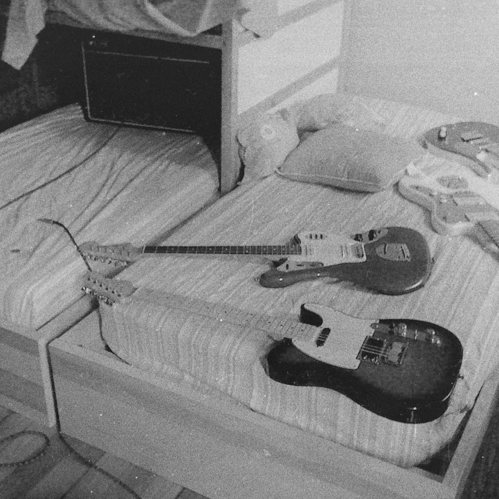 knyvetpr's tweet photo. Get behind the music + the song with @rm_hendrix's latest Shamble Times publication. #3 opens the vault on #Shamblegloss tracks:
x 'After Staring Into The Sun'
x 'Summer Dresses'
x 'Last Year's Hopes'
https://t.co/FBGndQUxSN
#shoegaze #powerpop #indie #altrock #noisepop https://t.co/B85qKuui6U
