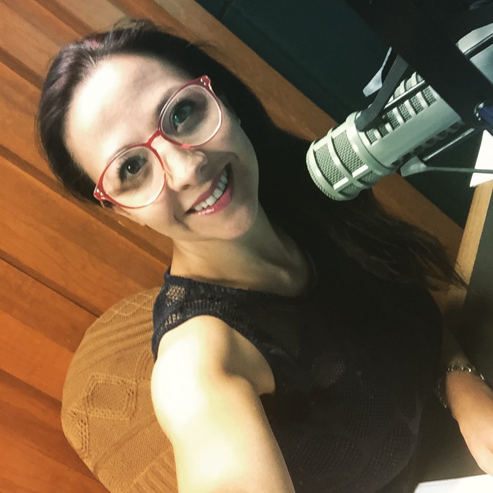 Felicidades a todo el equipo horizontal🎉 Gracias por estos 18 años de aprendizaje y de compartir el amor por la radio❤️🎙📻 #aniversariohorizonte  #21añosalaire#jazzparatodos #somosradiopública #100añosdelaradioenméxico #locutora