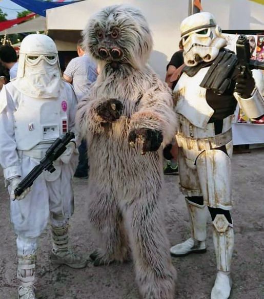 501stLegion's tweet photo. Care to join them for a game of sabacc? Muftak is feeling lucky today!

#MuftakMonday #501st #StarWars #BadGuysDoingGood #Snowtrooper #Talz #Muftak #Sandtrooper @501stArgentina @501stBF @mepdnet @501stUnderworld https://t.co/ehZB2FFBkO