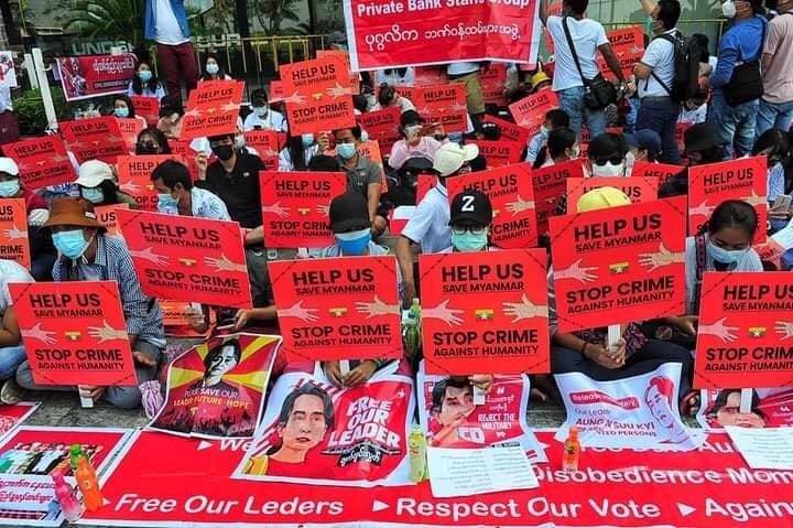 MoeThet92289764's tweet photo. #HearTheVoiceOfMyanmar🇲🇲
#FakeRepresentative
#WhatsHappeningInMyanmar  
#SaveMyanmarCitizens 
#saveBurma_frommilitarydictatorship 
#CivilDisobedienceMovement 
#We_need_democracy
#Help_us_and_support_our_Leader
#StayAtHome
#PrayForOurLeader #AungSanSuKyi
#Weneedyourhelp🙏 https://t.co/LERhvR2iYl