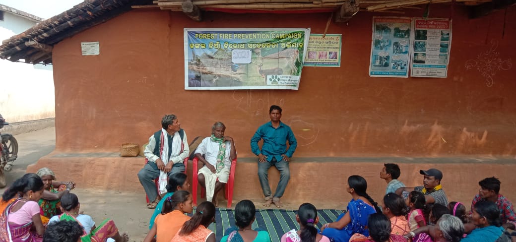 In the series of interaction with villagers on forest fire prevention and fire fighting, second such was organised at Kholibhitar village of Sunabeda TR. A forest fire prevention committee was constituted under the presidentship of Shri Chatur Chinda.
#KhariarSunabeda #Odisha